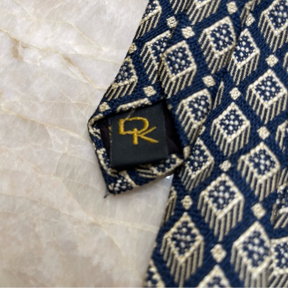 Donna Karan Silk Tie - Picture 5 of 5